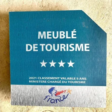 Des Epicurieux : Rando, Vin Et Belles Tables アパート
